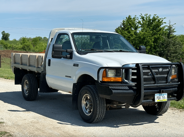 Image of Ford F-250 equipment image 1