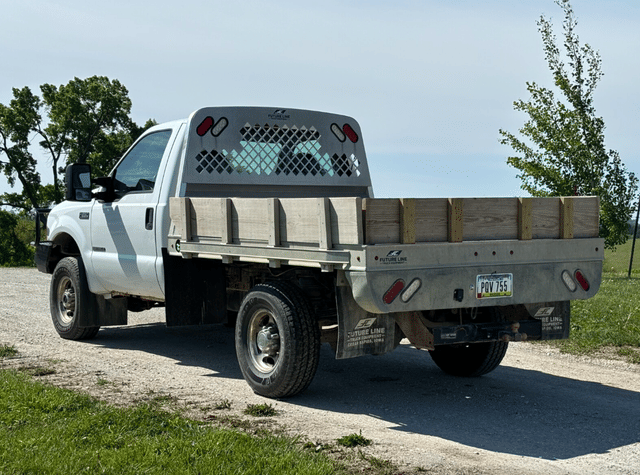 Image of Ford F-250 equipment image 2
