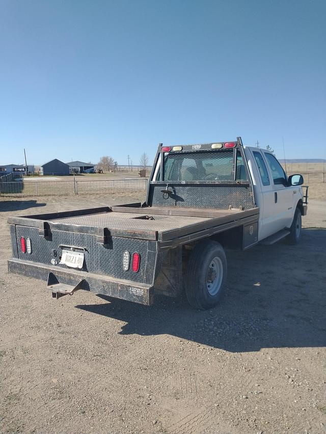 Image of Ford F-250 equipment image 2