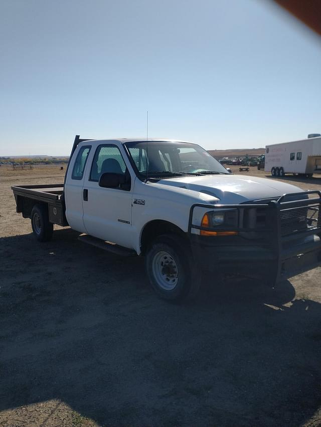 Image of Ford F-250 equipment image 1