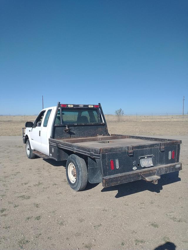 Image of Ford F-250 equipment image 3