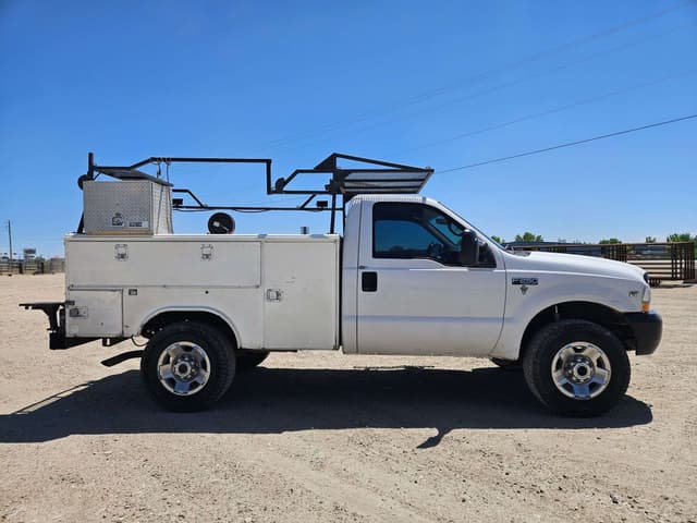 Image of Ford F-250 equipment image 3