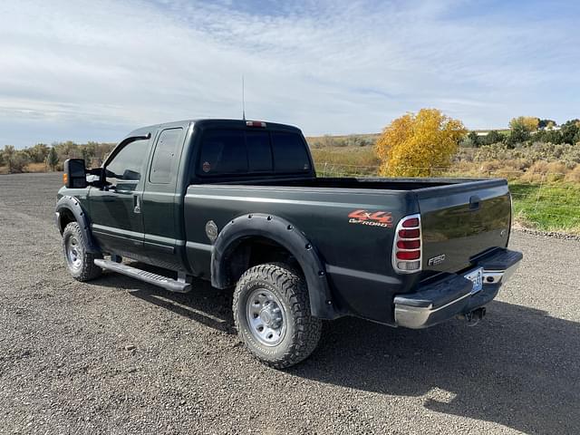 Image of Ford F-250 equipment image 3