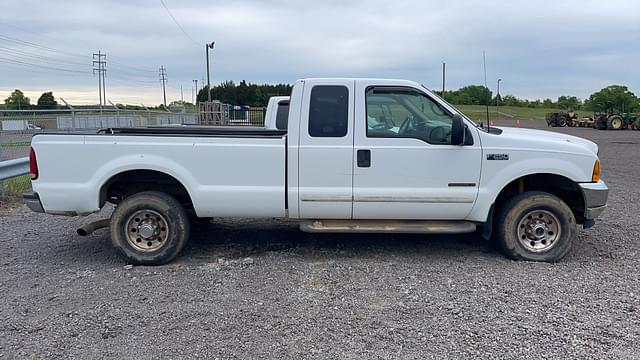 Image of Ford F-250 equipment image 3