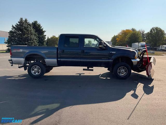 Image of Ford F-250 equipment image 3