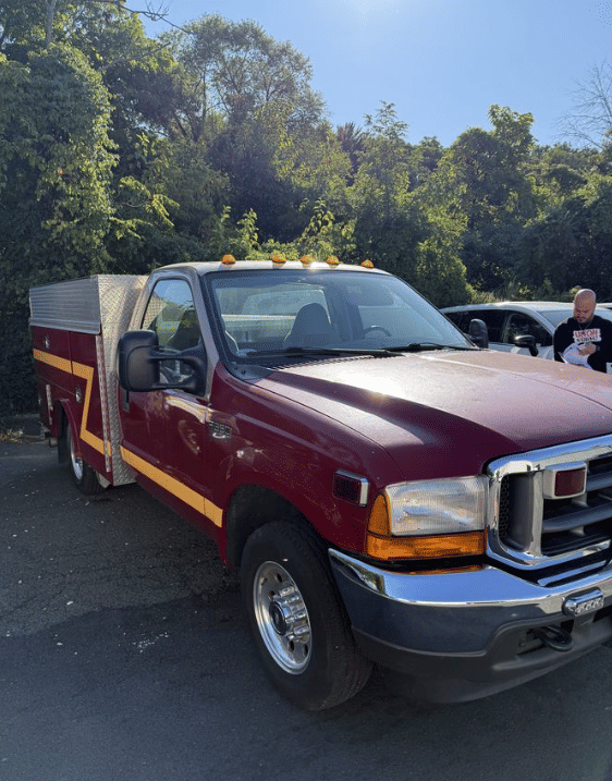 Image of Ford F-350 equipment image 3