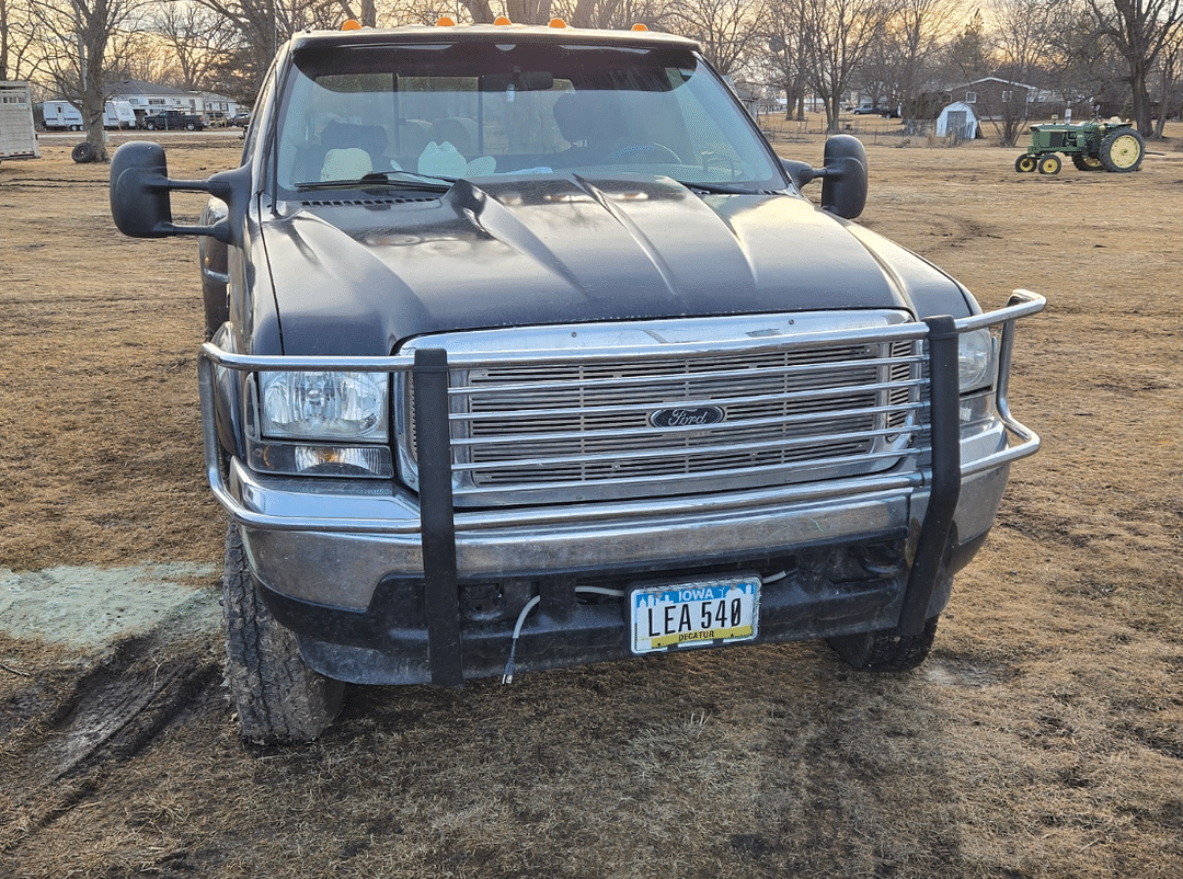 Image of Ford F-350 Primary image