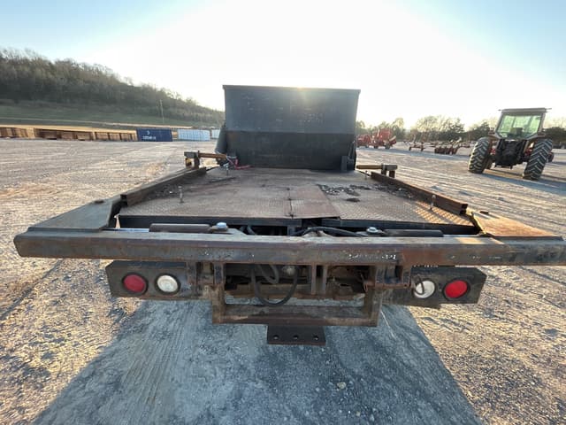 Image of Ford F-350 equipment image 4