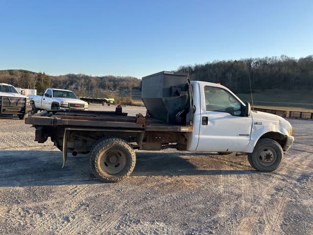 Image of Ford F-350 equipment image 3