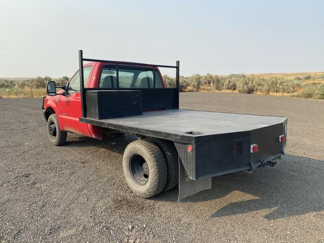 Image of Ford F-350 equipment image 2