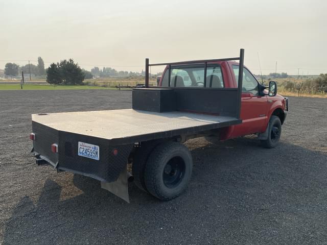 Image of Ford F-350 equipment image 4