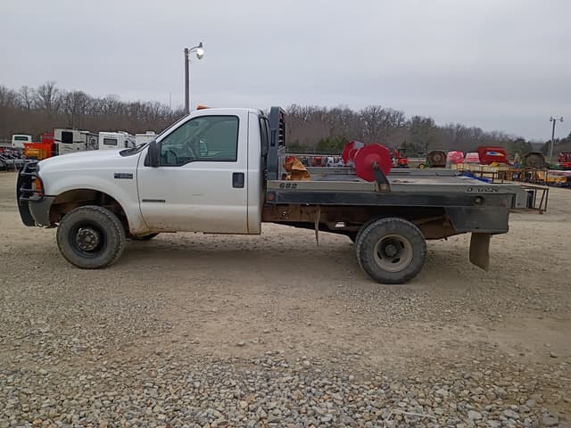 Image of Ford F-350 equipment image 3