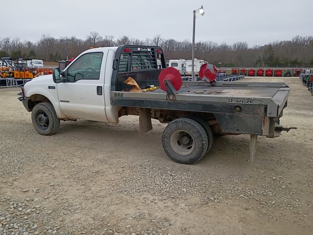 Image of Ford F-350 equipment image 4