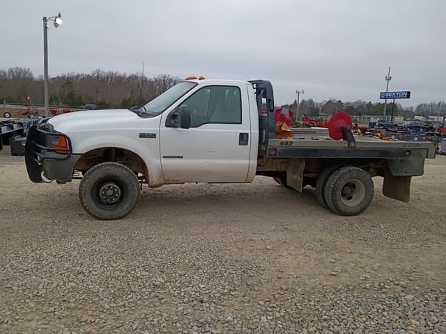 Image of Ford F-350 equipment image 2