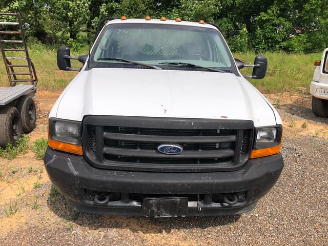 Image of Ford F-350 equipment image 2