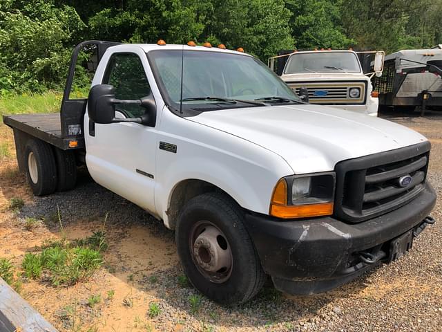 Image of Ford F-350 equipment image 1