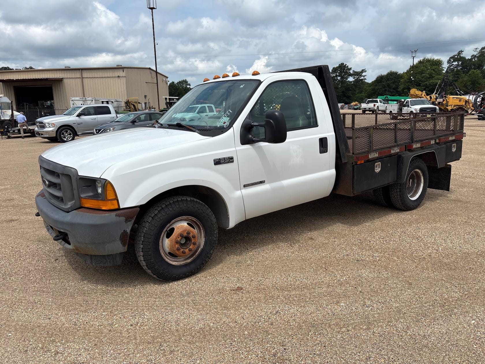 2001 Ford F-350 Equipment Image0