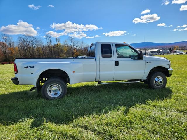 Image of Ford F-350 equipment image 4