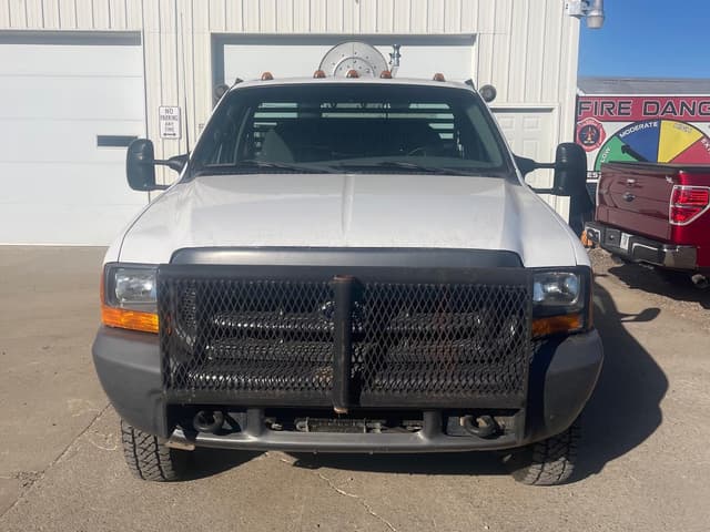 Image of Ford F-350 equipment image 2