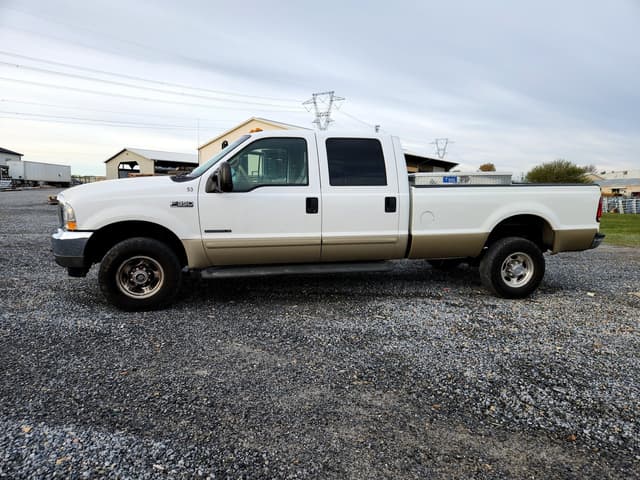 Image of Ford F-350 equipment image 1