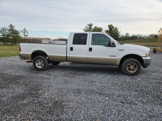 Image of Ford F-350 equipment image 3