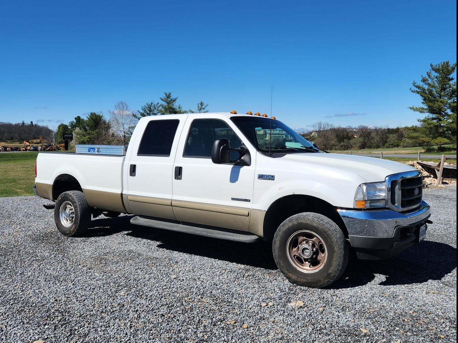 2001 Ford F-350 Equipment Image0