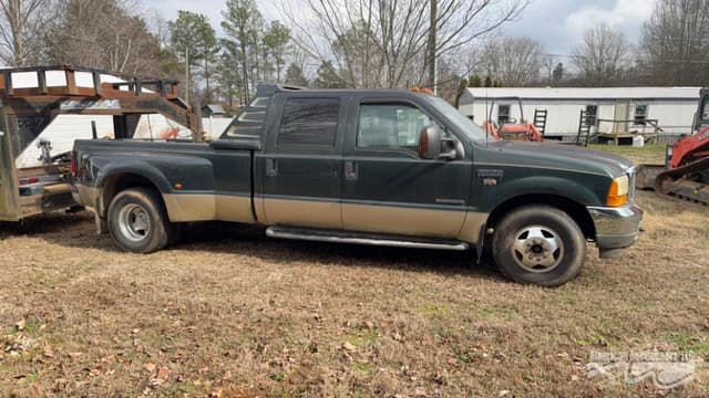 Image of Ford F-350 equipment image 3