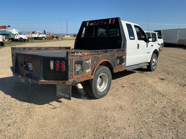Image of Ford F-350 equipment image 4