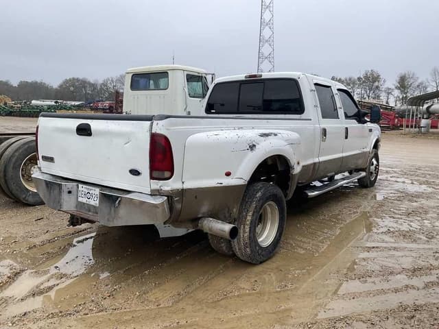 Image of Ford F-350 equipment image 3