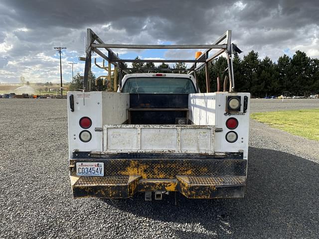 Image of Ford F-350 equipment image 3