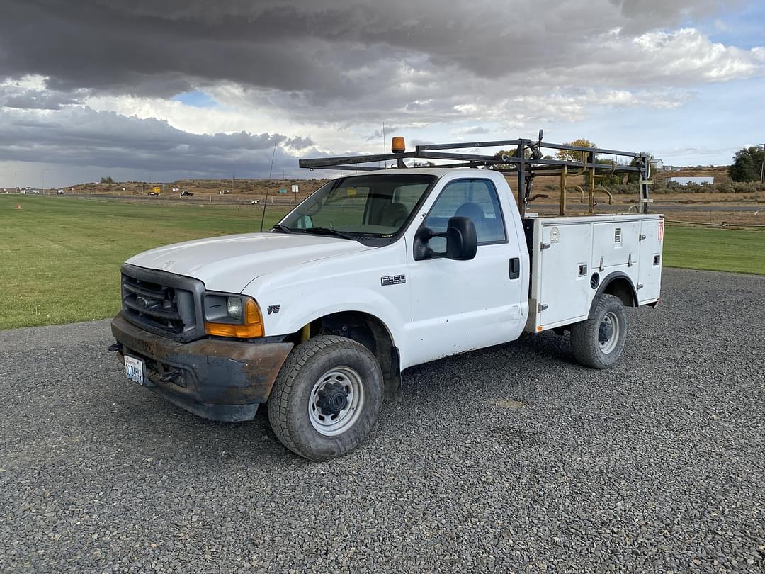 Image of Ford F-350 Primary image