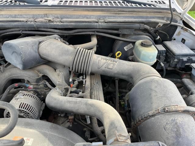 Image of Ford F-350 equipment image 1