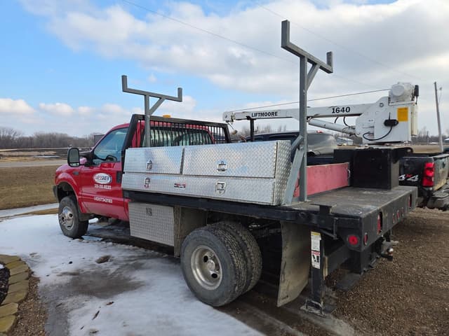 Image of Ford F-350 equipment image 2