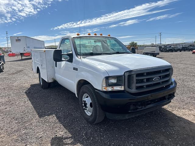 Image of Ford F-350 equipment image 3