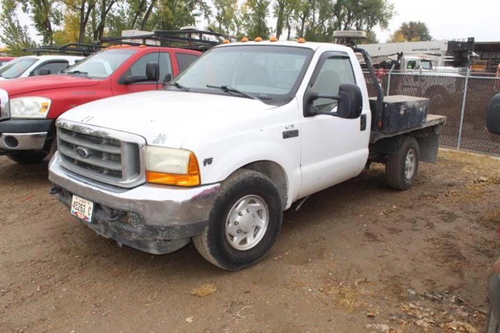2001 Ford F-350 Equipment Image0