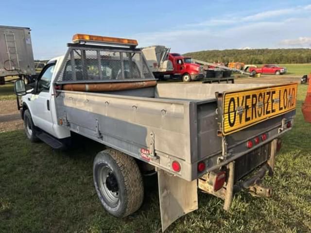 Image of Ford F-350 equipment image 3
