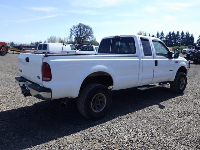 Image of Ford F-350 equipment image 4