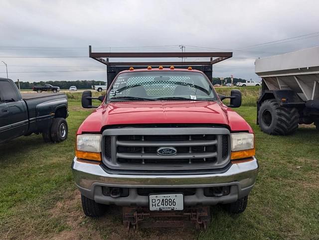 Image of Ford F-350 equipment image 1