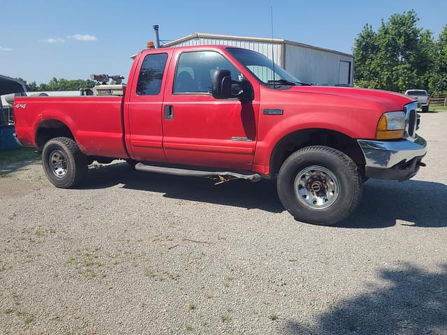 Image of Ford F-350 equipment image 2