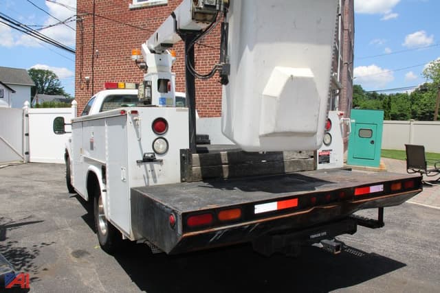 Image of Ford F-350 equipment image 1