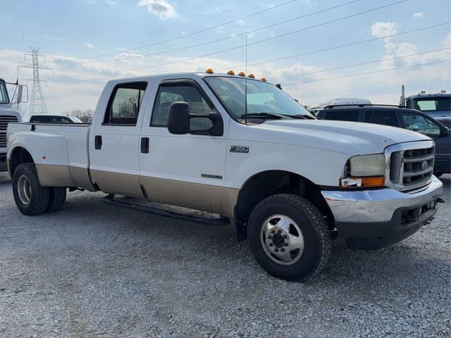 Image of Ford F-350 equipment image 3