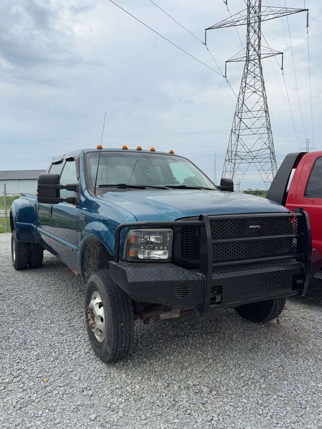 Image of Ford F-350 equipment image 1