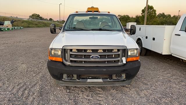 Image of Ford F-350 equipment image 1