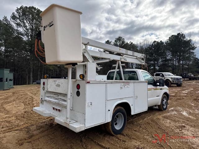 Image of Ford F-350 equipment image 1