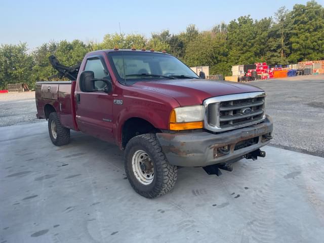 Image of Ford F-350 equipment image 1