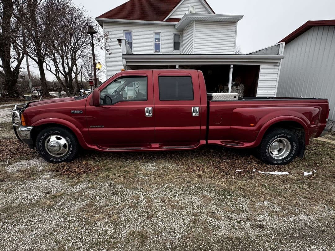 Image of Ford F-350 Primary image
