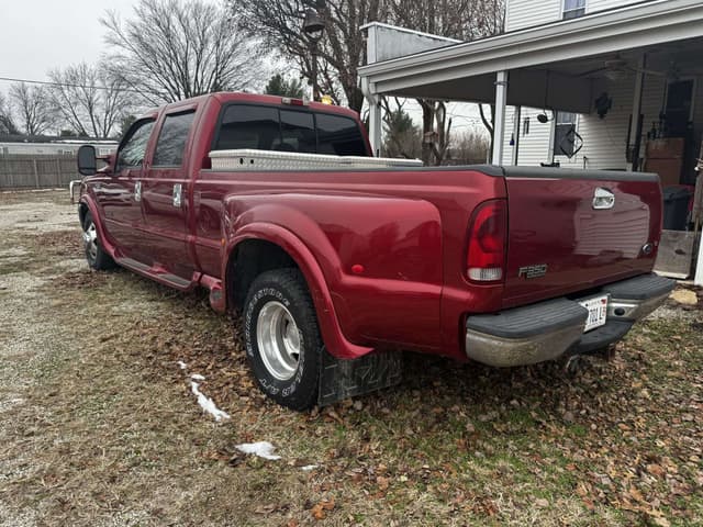 Image of Ford F-350 equipment image 2