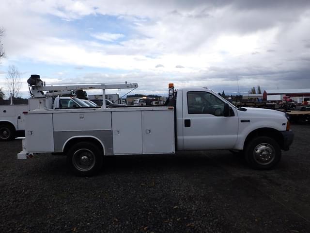 Image of Ford F-450 equipment image 2