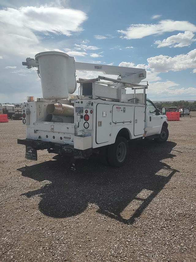 Image of Ford F-450 equipment image 2