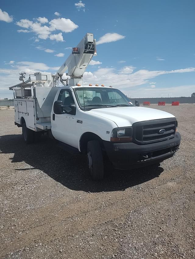 Image of Ford F-450 equipment image 3